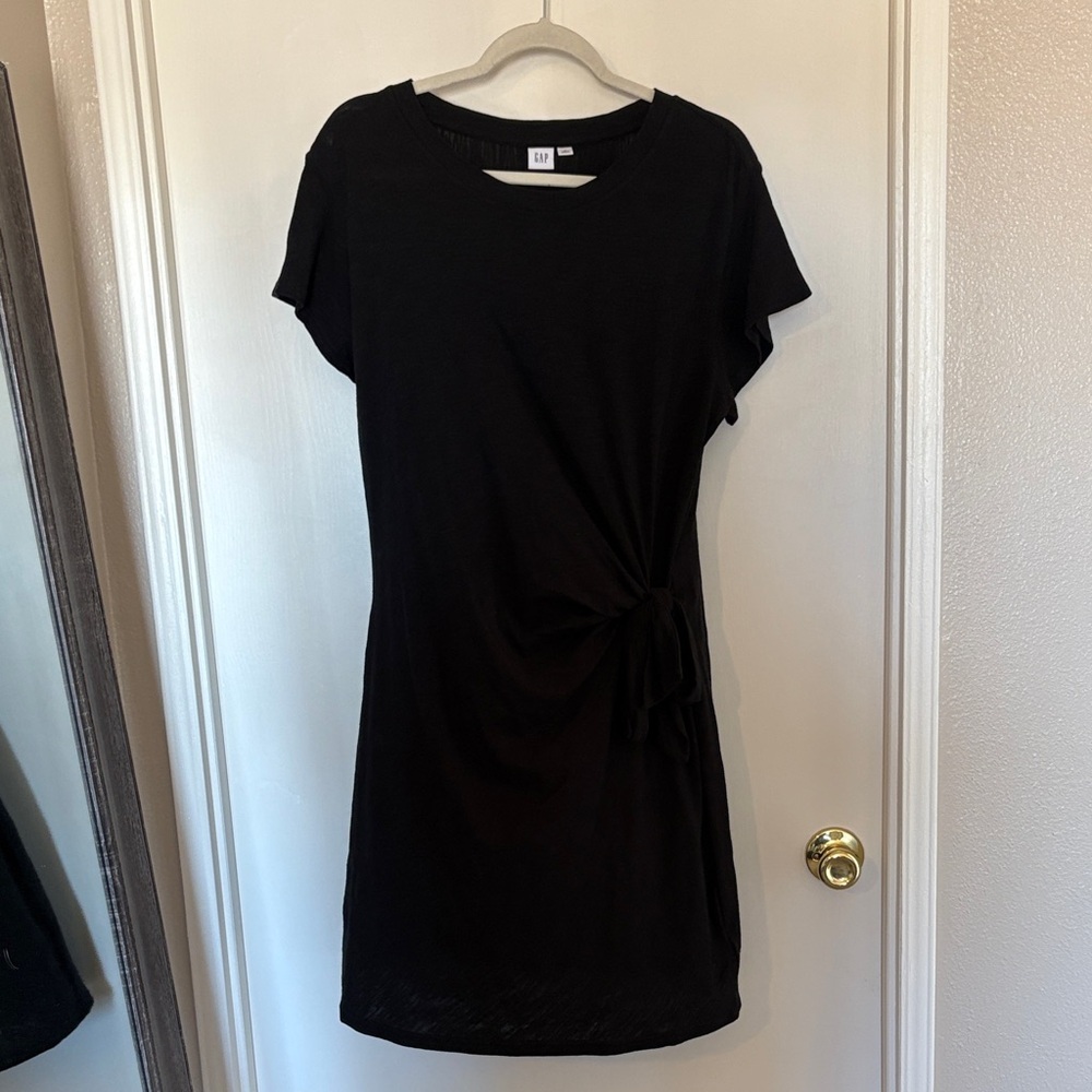 GAP Black T-Shirt Dress. Side Ruching with Tie